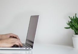 O que é o Dossier Eletrónico da Empresa e como aceder?